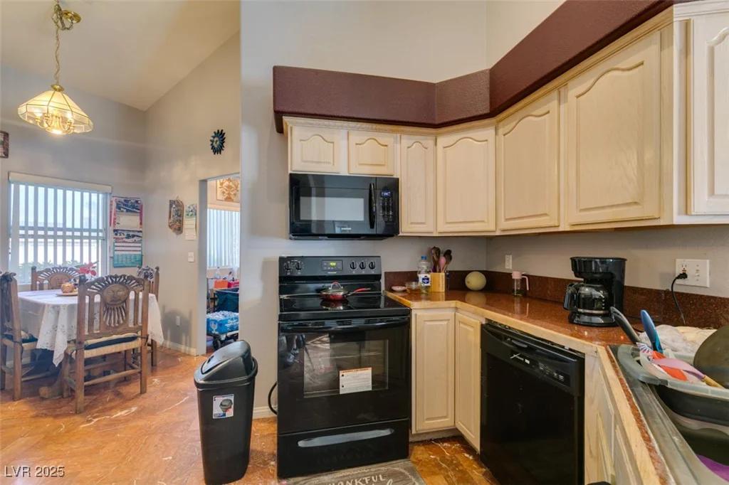 1860 Racine, Las Vegas, NV 89156