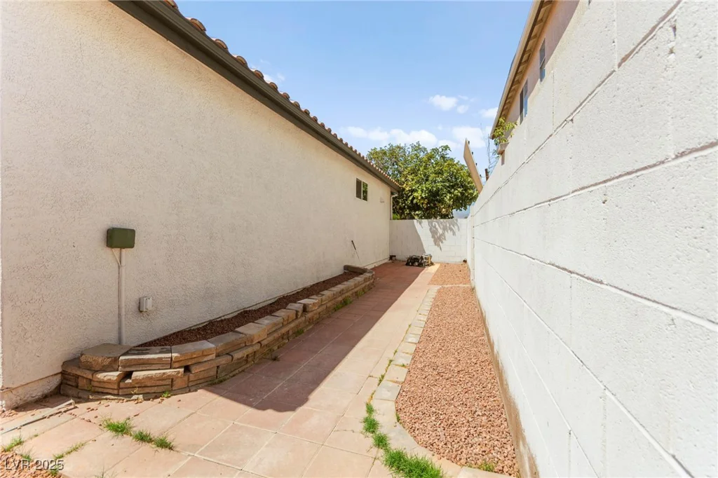 3720 Coleman, North Las Vegas, NV 89032