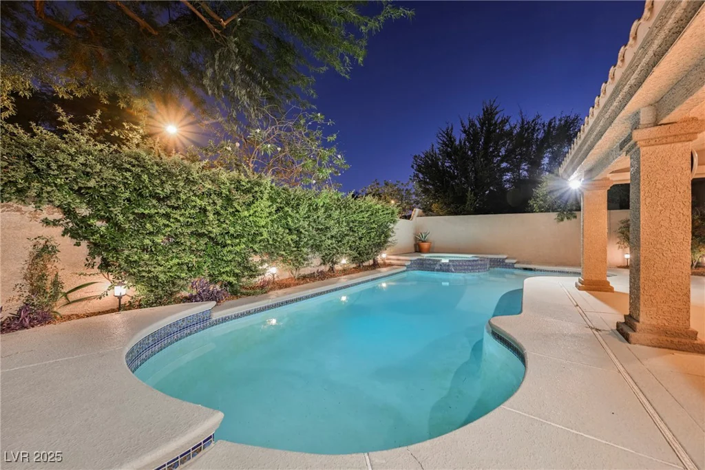 8609 Mirada Del Sol, Las Vegas, NV 89128
