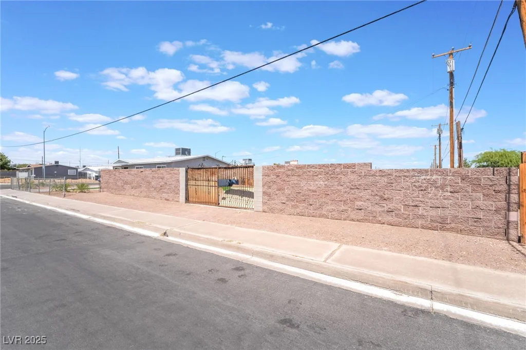 1400 Chestnut, Henderson, NV 89011