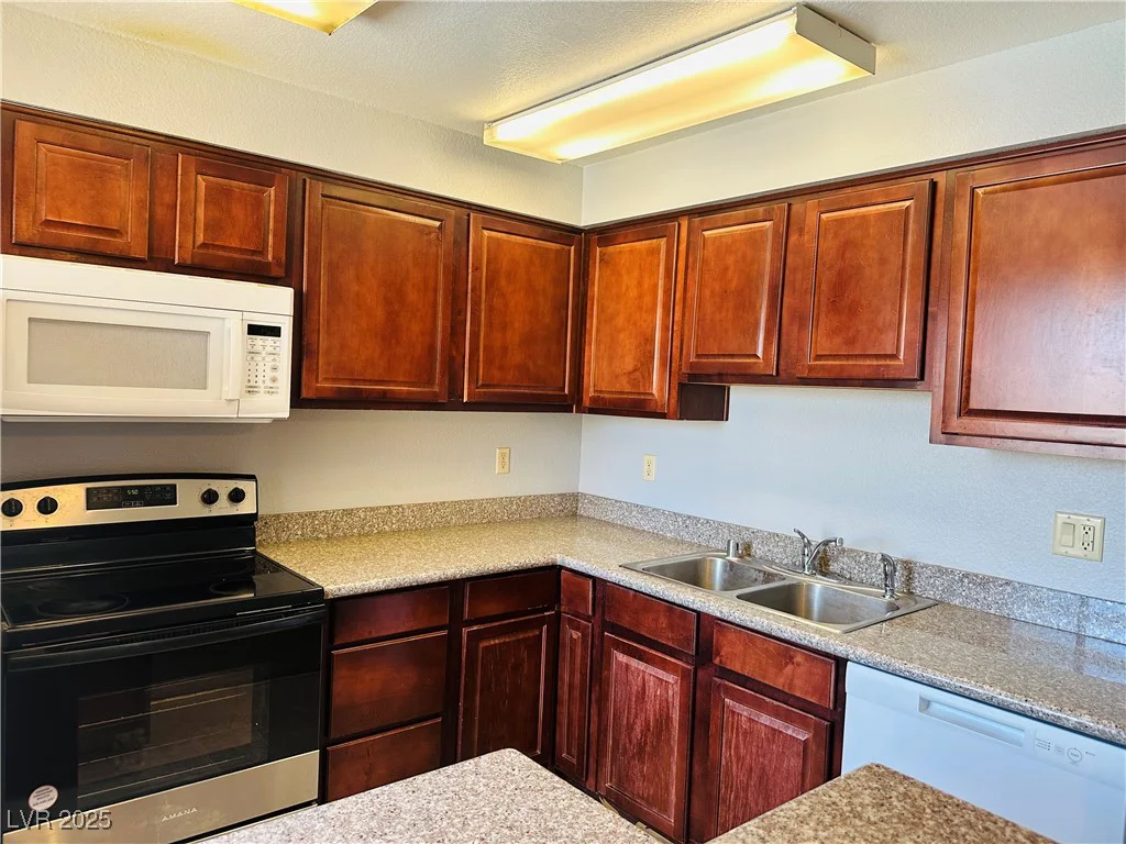 5080 Indian River, Las Vegas, NV 89103