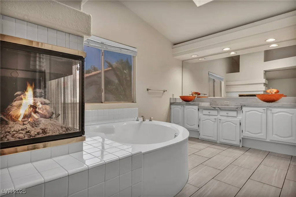 5449 Desert Spring Rd, Las Vegas, NV 89149