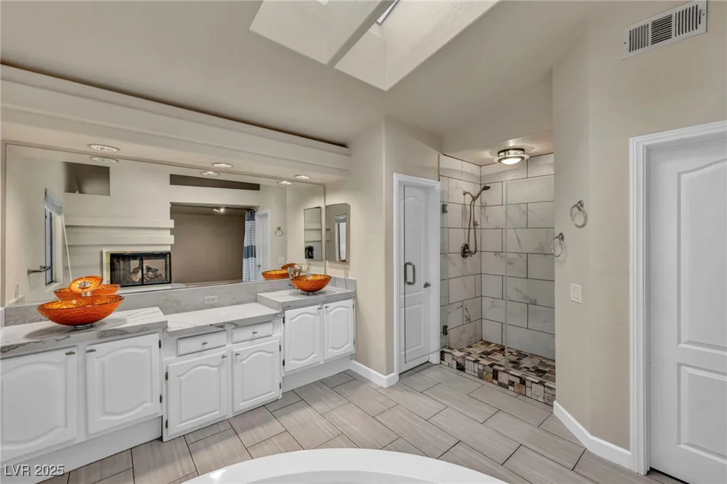 5449 Desert Spring Rd, Las Vegas, NV 89149