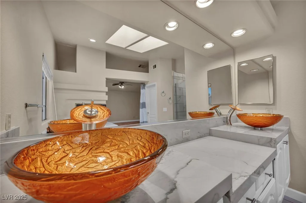5449 Desert Spring Rd, Las Vegas, NV 89149