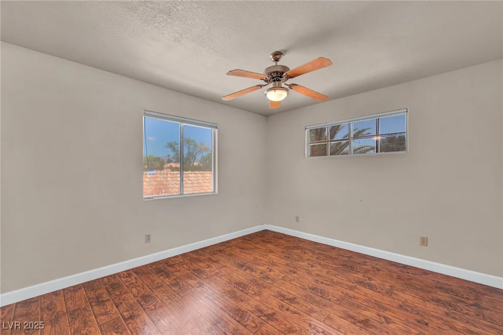 5449 Desert Spring Rd, Las Vegas, NV 89149