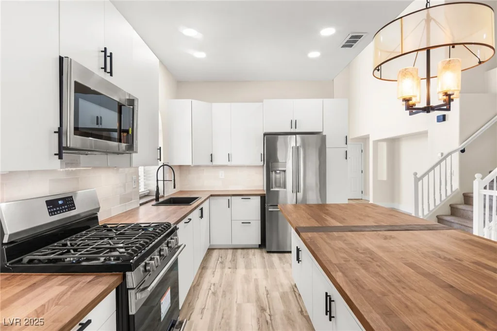 3593 Campbell, Las Vegas, NV 89129