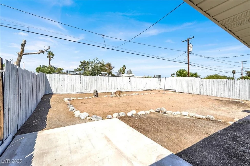 417 Princeton, Las Vegas, NV 89107