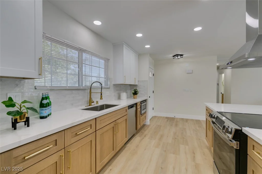5025 Gowan, Las Vegas, NV 89130