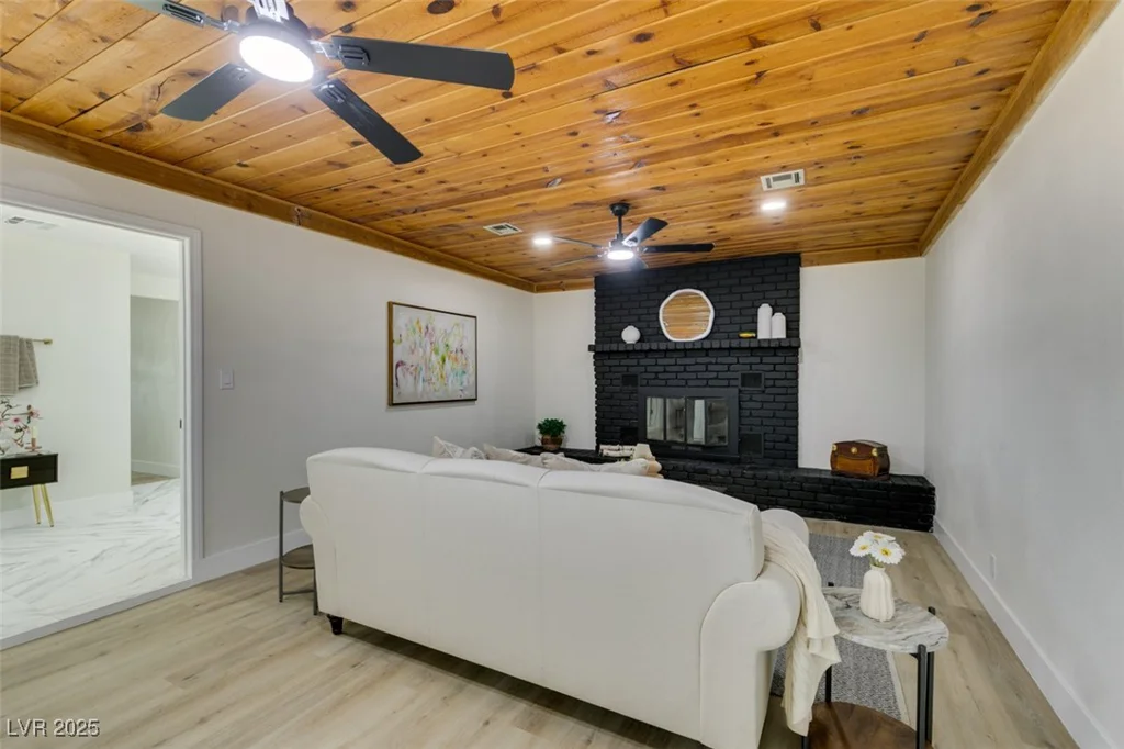 5025 Gowan, Las Vegas, NV 89130