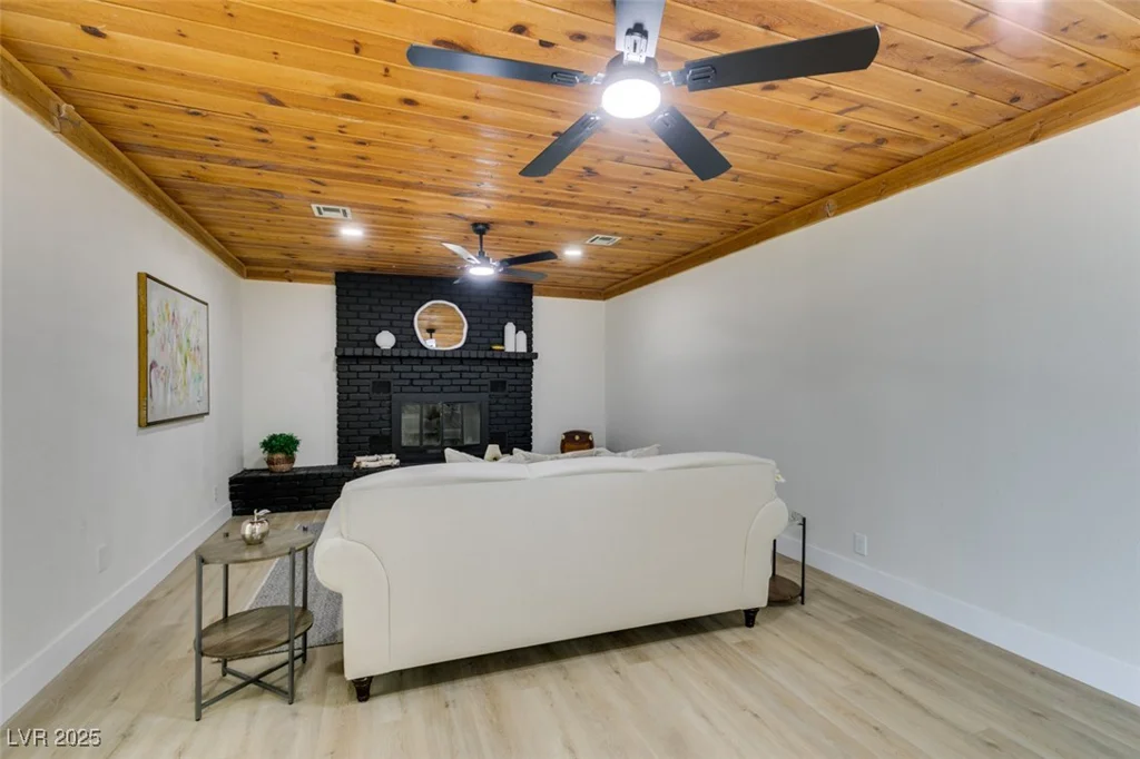 5025 Gowan, Las Vegas, NV 89130