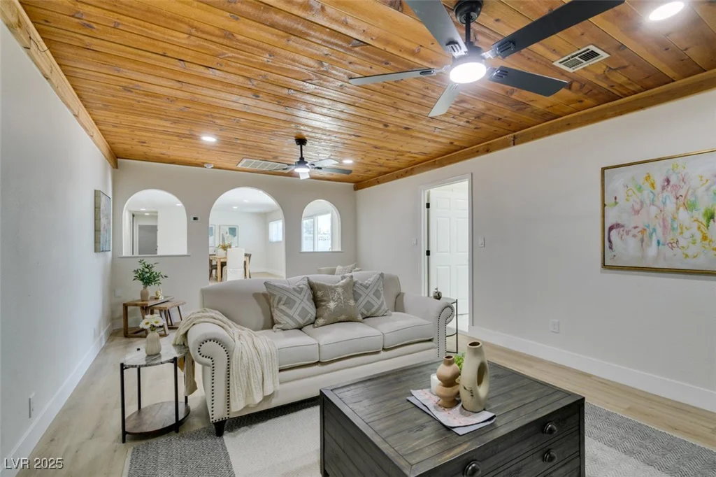 5025 Gowan, Las Vegas, NV 89130