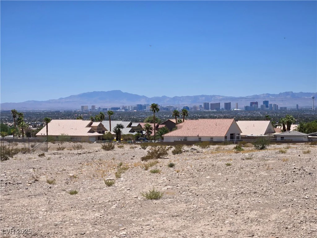 255 Vista Valley, Las Vegas, NV 89110