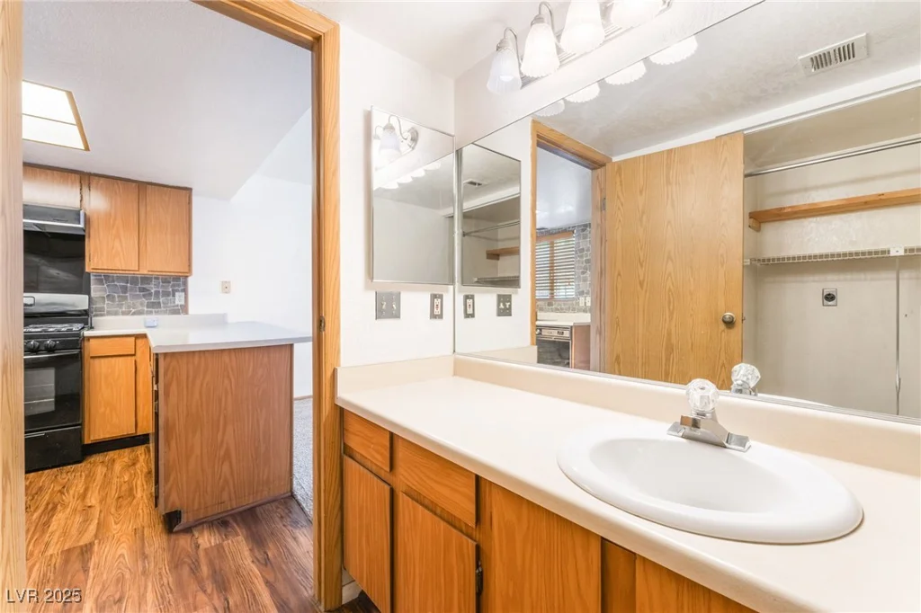 466 Sellers, Henderson, NV 89011