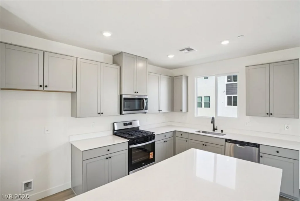 5864 Wisteria Walk, Las Vegas, NV 89148