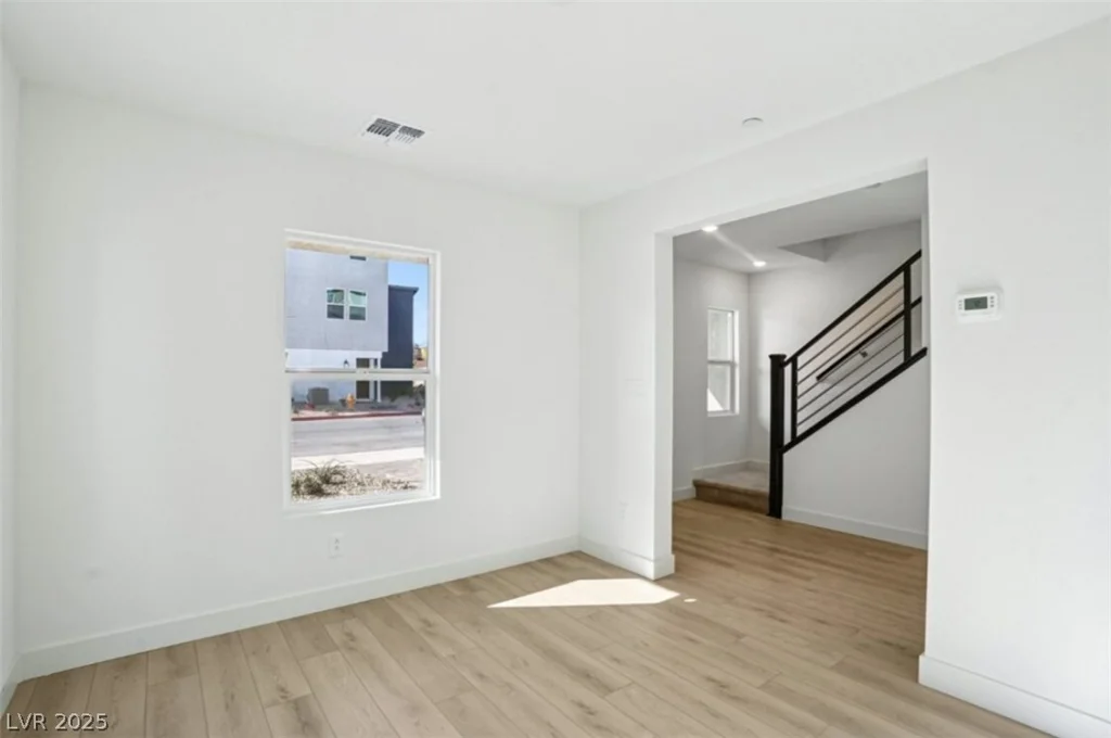 5864 Wisteria Walk, Las Vegas, NV 89148