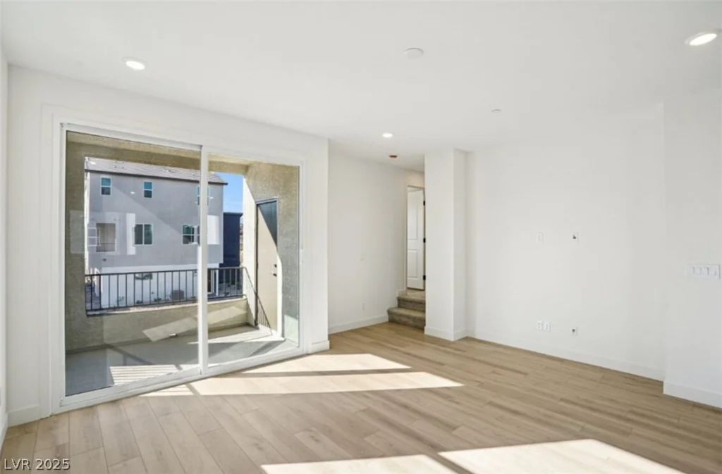 5864 Wisteria Walk, Las Vegas, NV 89148