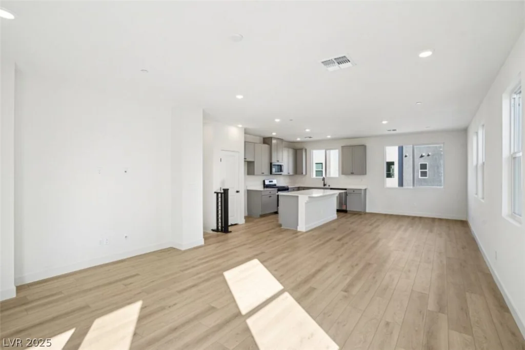 5864 Wisteria Walk, Las Vegas, NV 89148