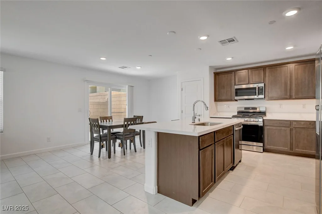 323 Bay Village, Henderson, NV 89011