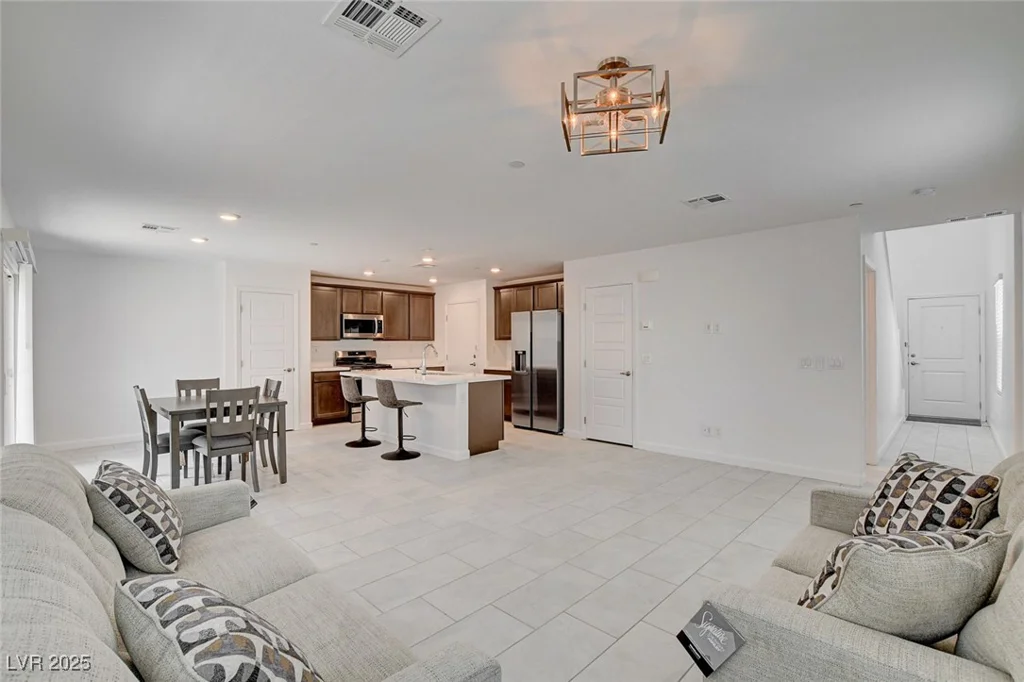 323 Bay Village, Henderson, NV 89011