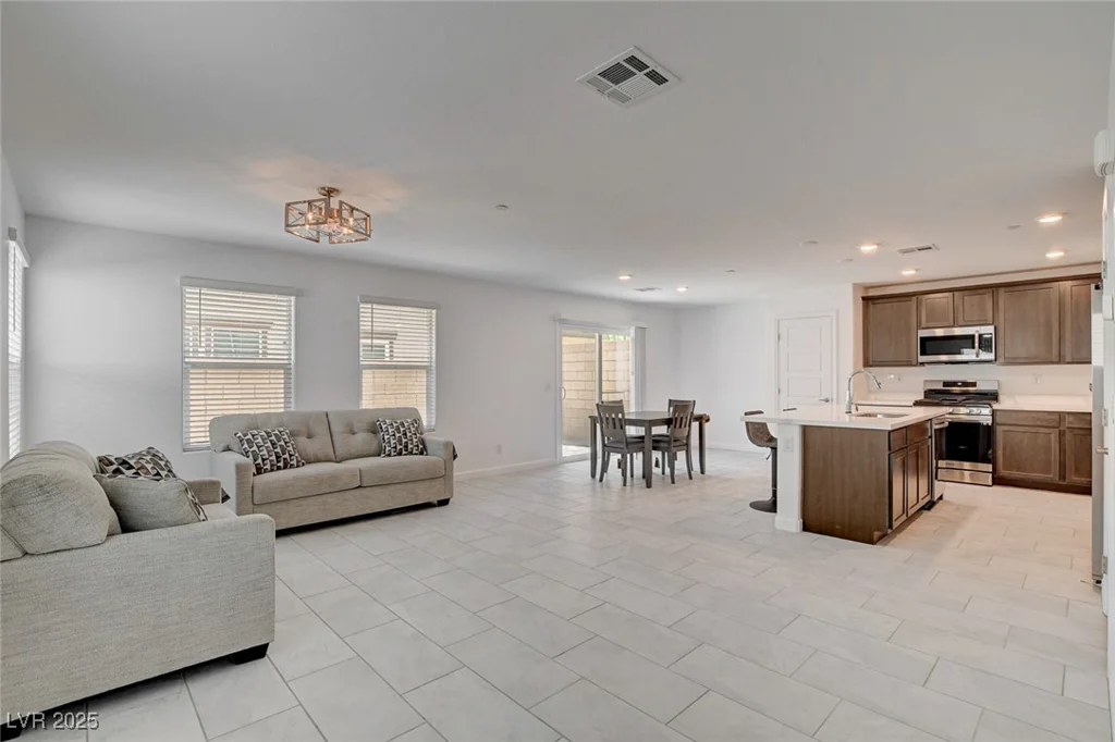 323 Bay Village, Henderson, NV 89011
