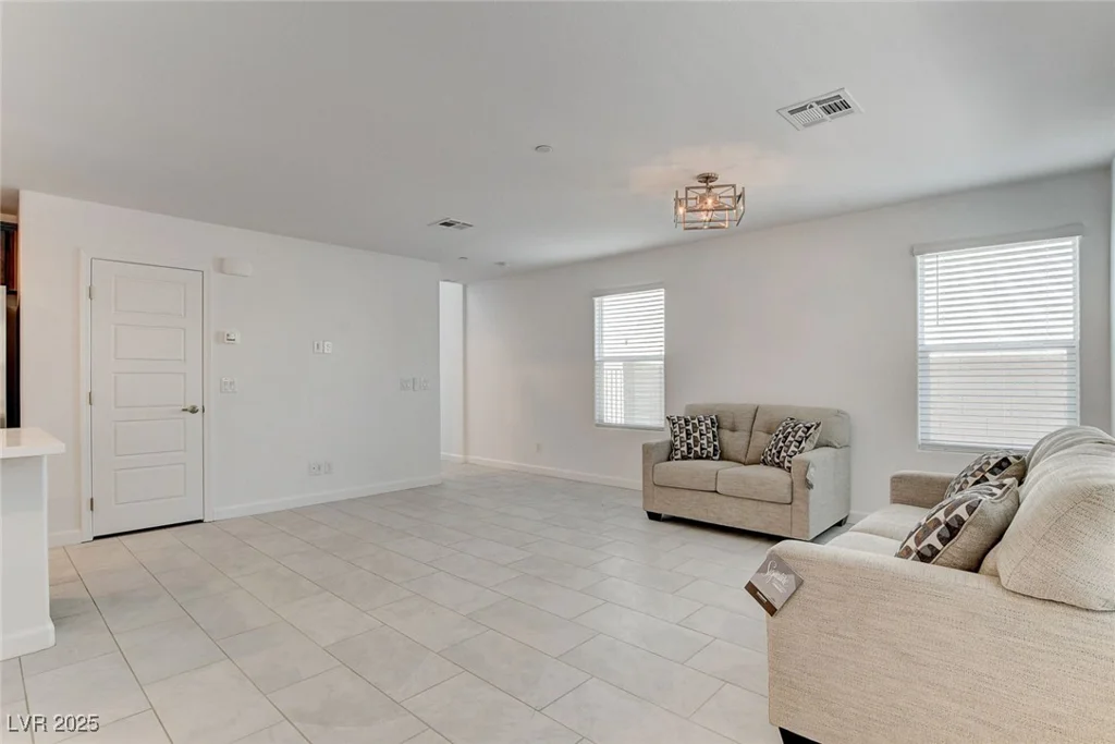 323 Bay Village, Henderson, NV 89011