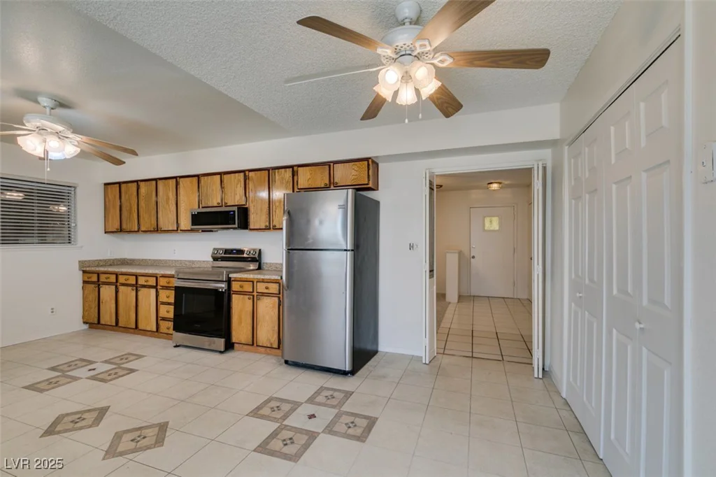 4792 Cincinnati, Las Vegas, NV 89104