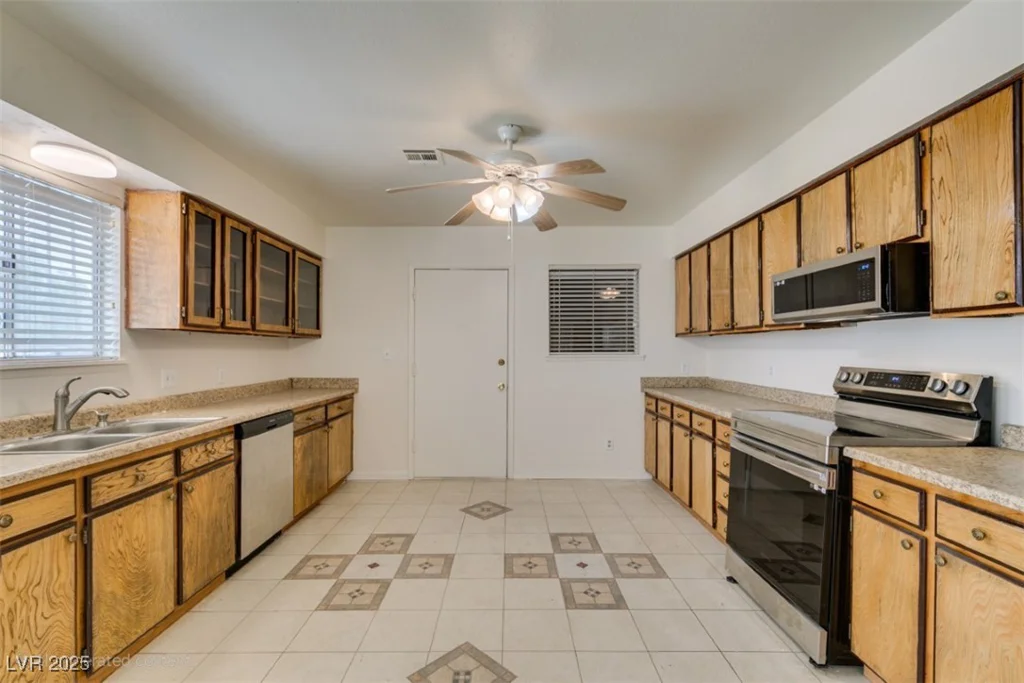 4792 Cincinnati, Las Vegas, NV 89104