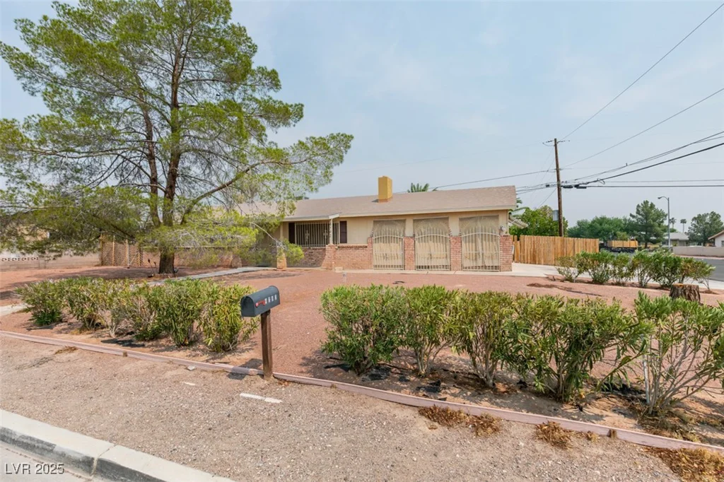 4792 Cincinnati, Las Vegas, NV 89104