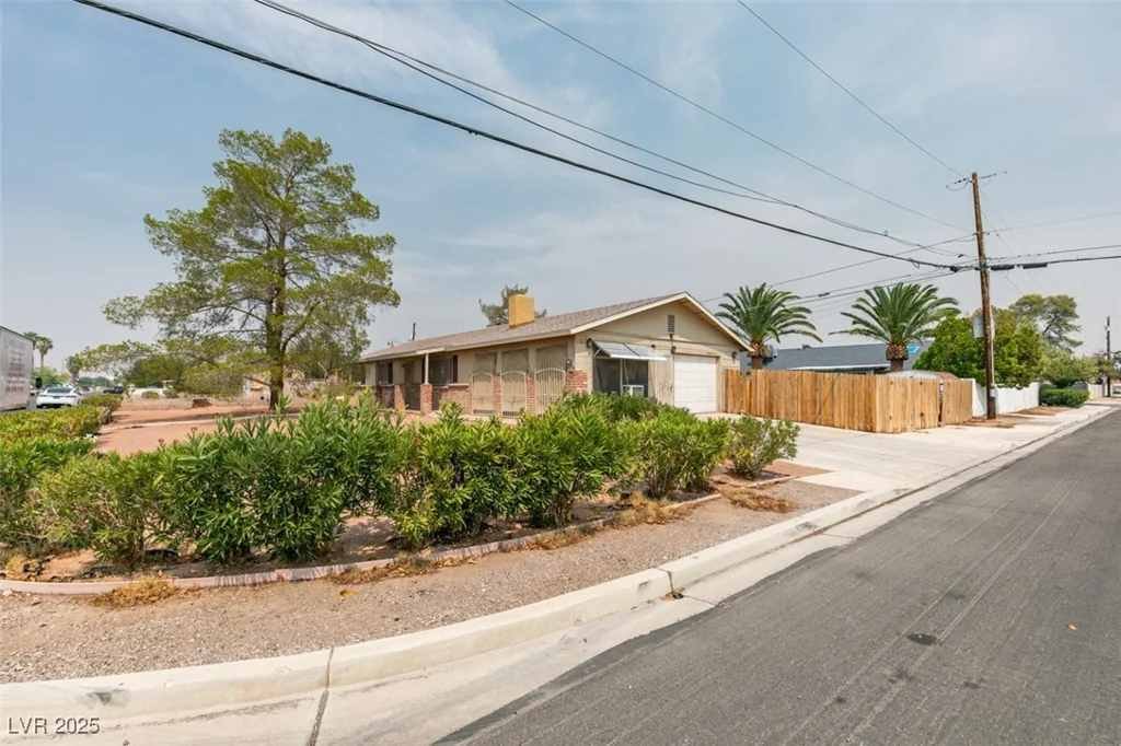 4792 Cincinnati, Las Vegas, NV 89104