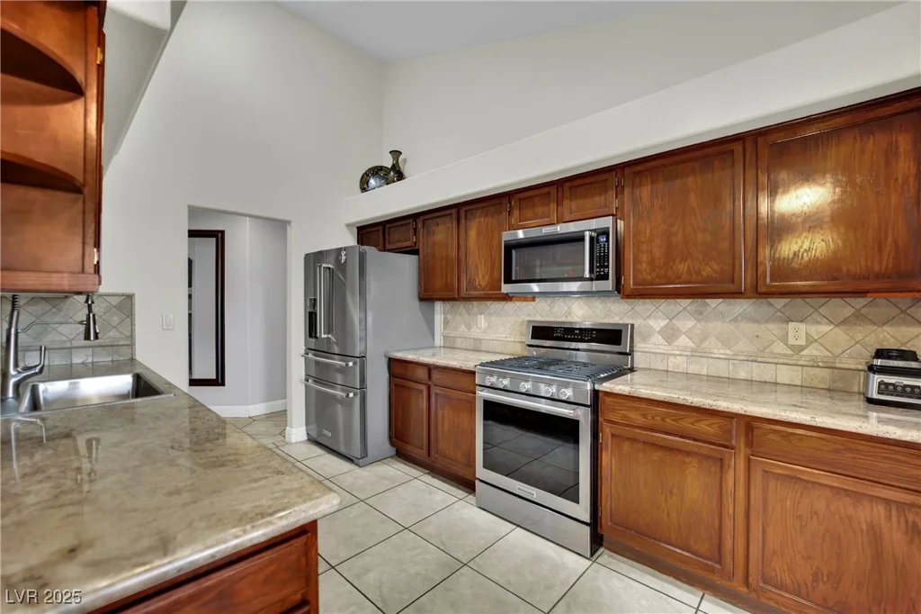 860 Autumn Canyon, Henderson, NV 89002