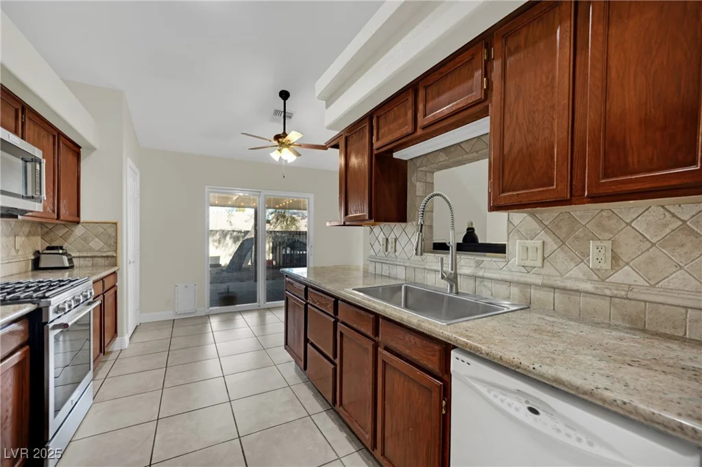 860 Autumn Canyon, Henderson, NV 89002