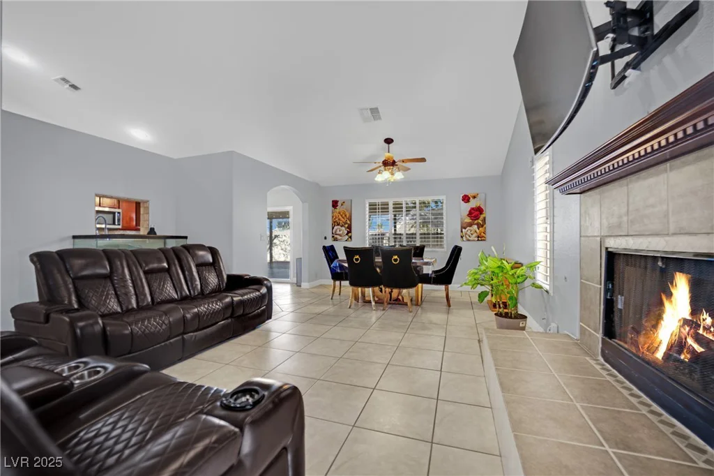 860 Autumn Canyon, Henderson, NV 89002