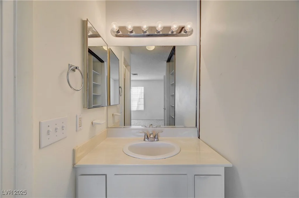 4730 Nara Vista, Las Vegas, NV 89103