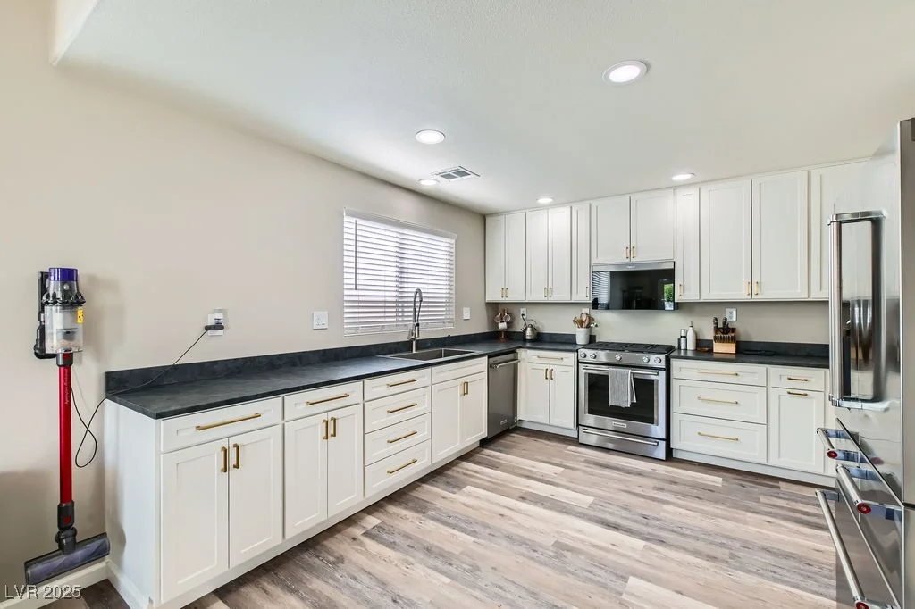 4634 English Lavender, North Las Vegas, NV 89031
