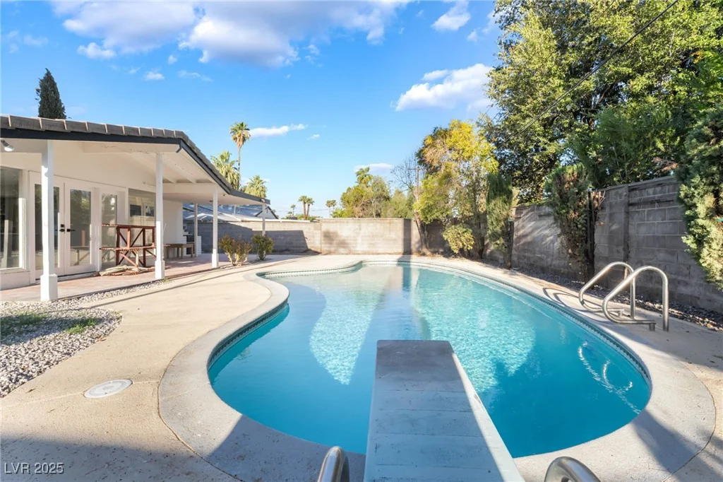 2701 Mason, Las Vegas, NV 89102