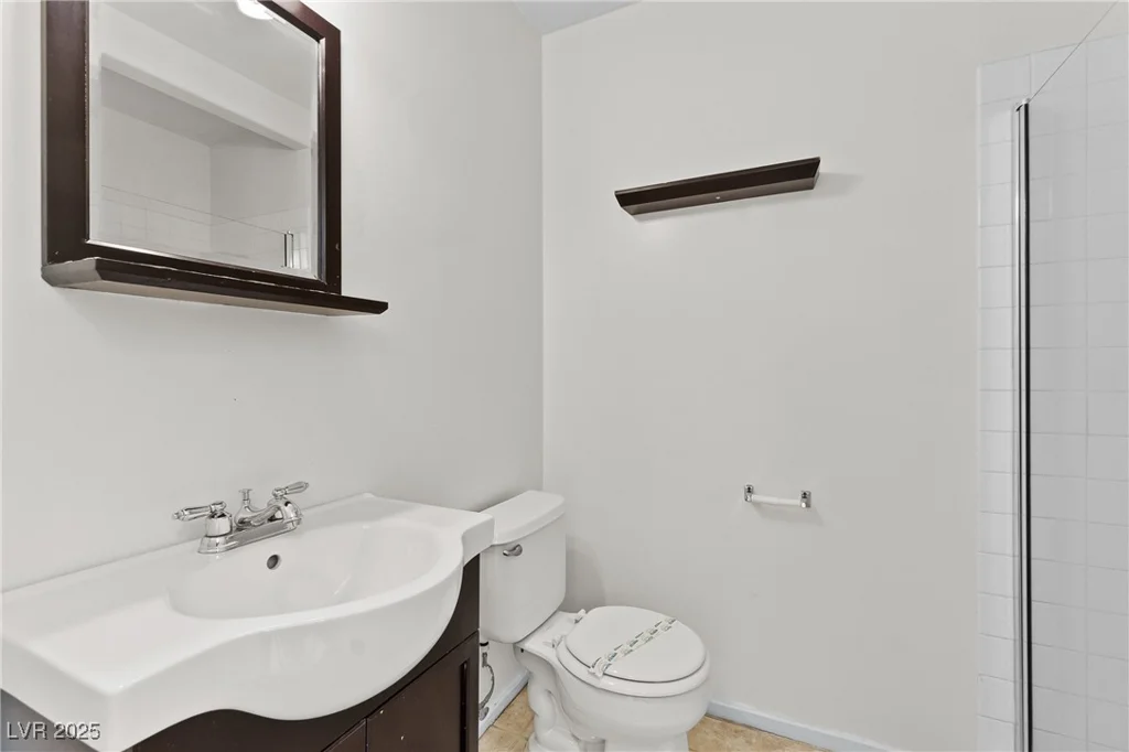 2035 Silver Whisper, Las Vegas, NV 89183