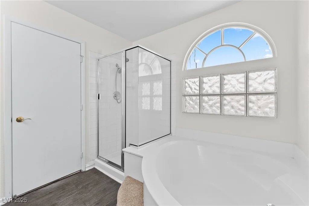 2035 Silver Whisper, Las Vegas, NV 89183