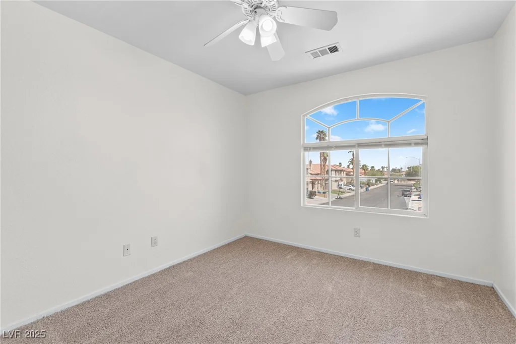 2035 Silver Whisper, Las Vegas, NV 89183