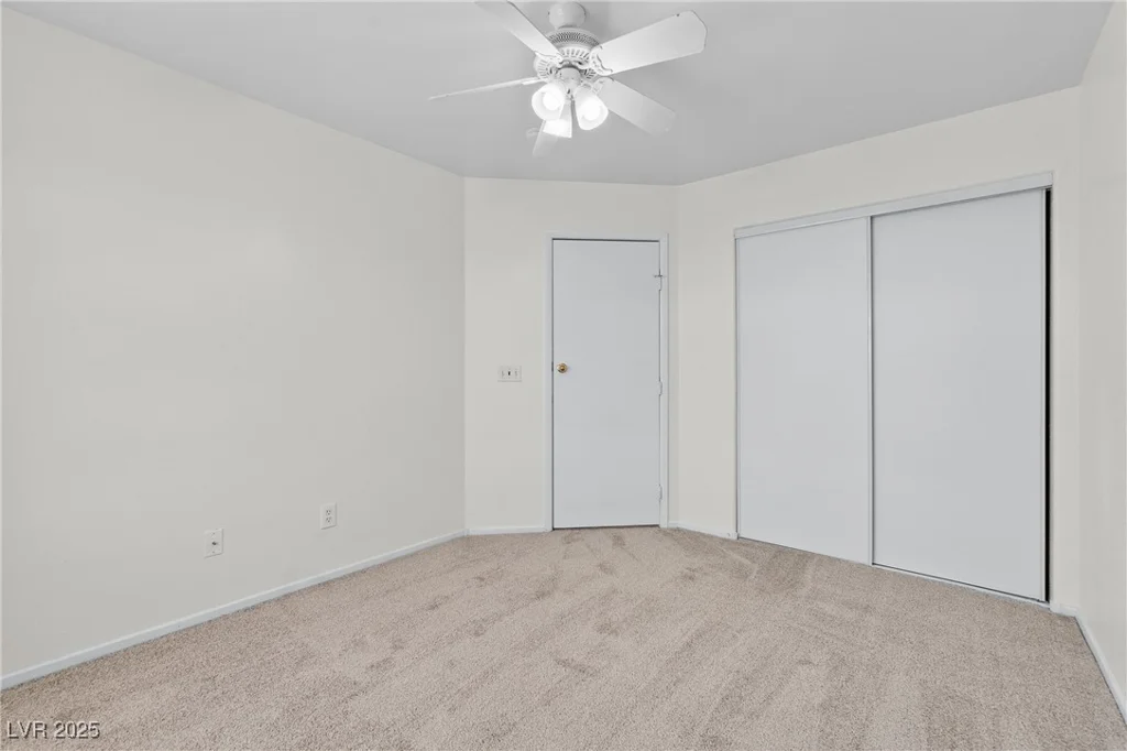 2035 Silver Whisper, Las Vegas, NV 89183