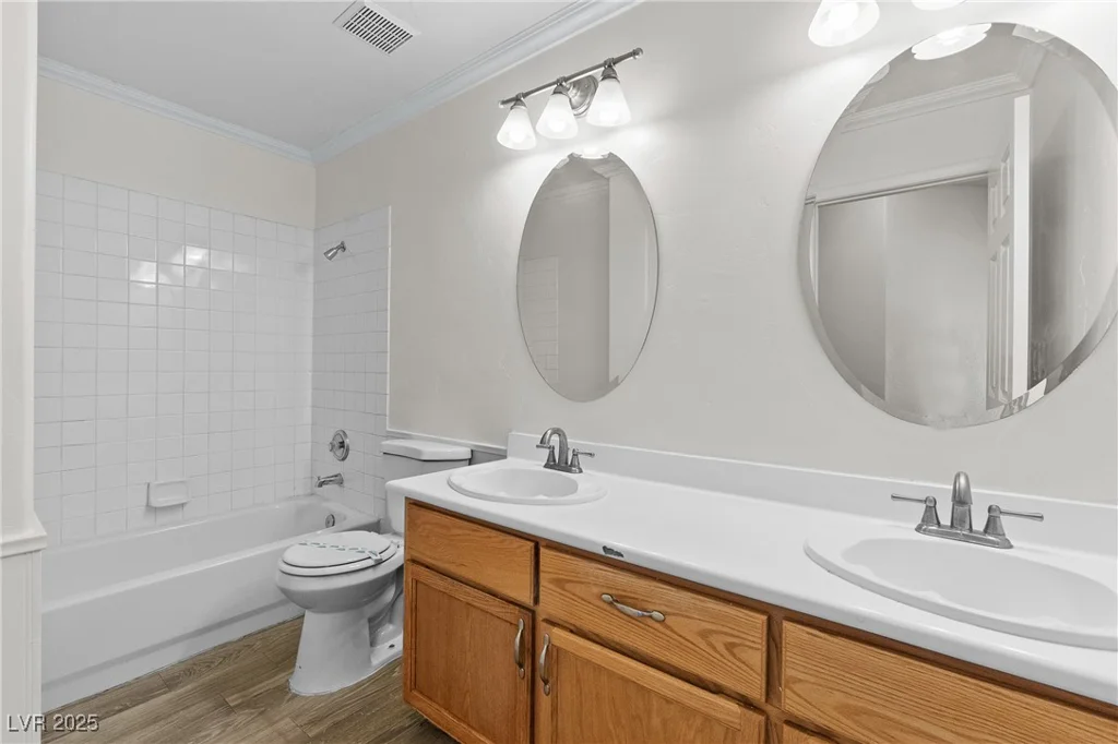 2035 Silver Whisper, Las Vegas, NV 89183