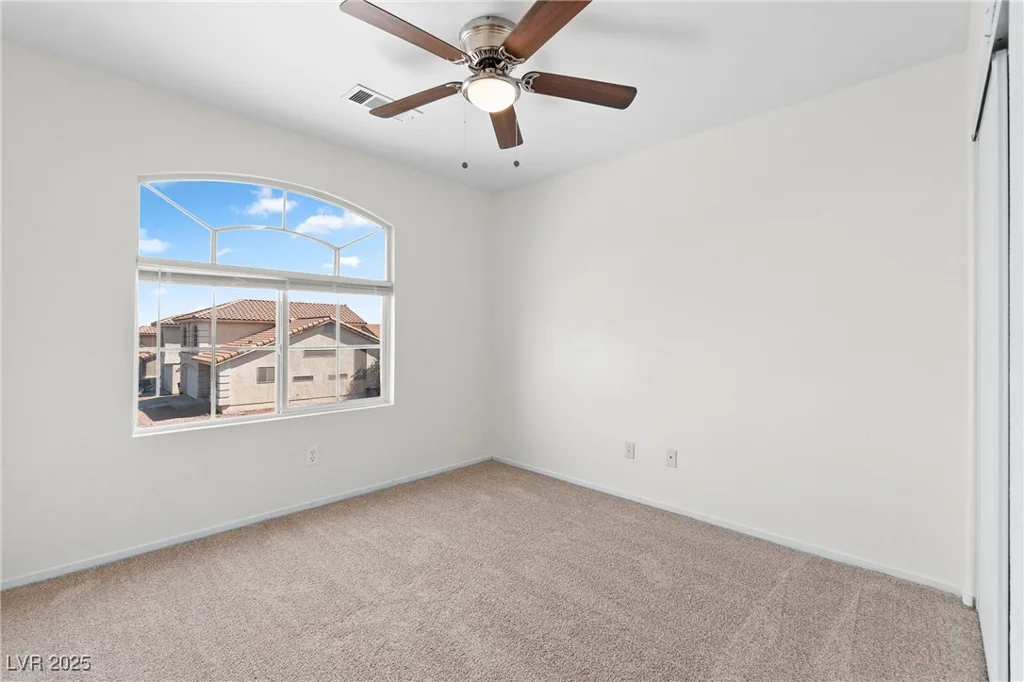 2035 Silver Whisper, Las Vegas, NV 89183