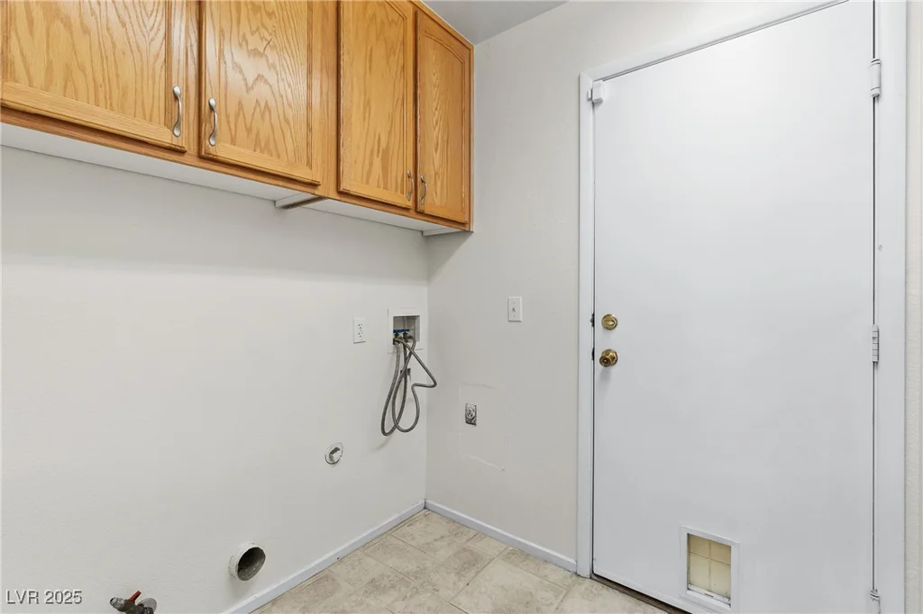 2035 Silver Whisper, Las Vegas, NV 89183