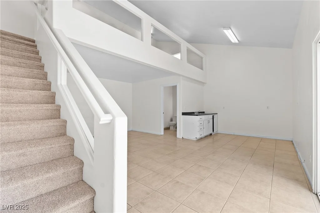 2035 Silver Whisper, Las Vegas, NV 89183