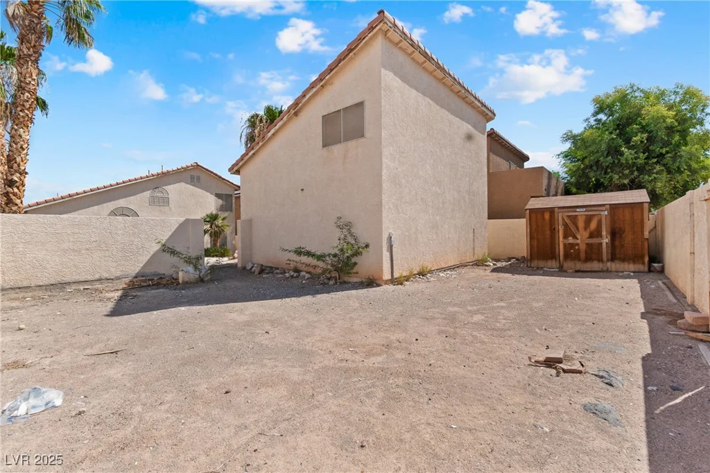 2035 Silver Whisper, Las Vegas, NV 89183