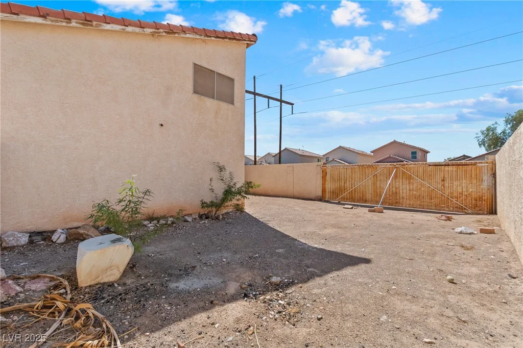 2035 Silver Whisper, Las Vegas, NV 89183