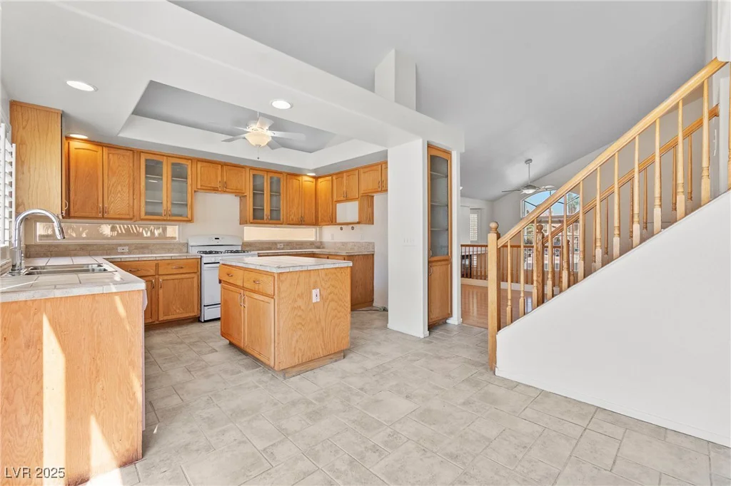 2035 Silver Whisper, Las Vegas, NV 89183