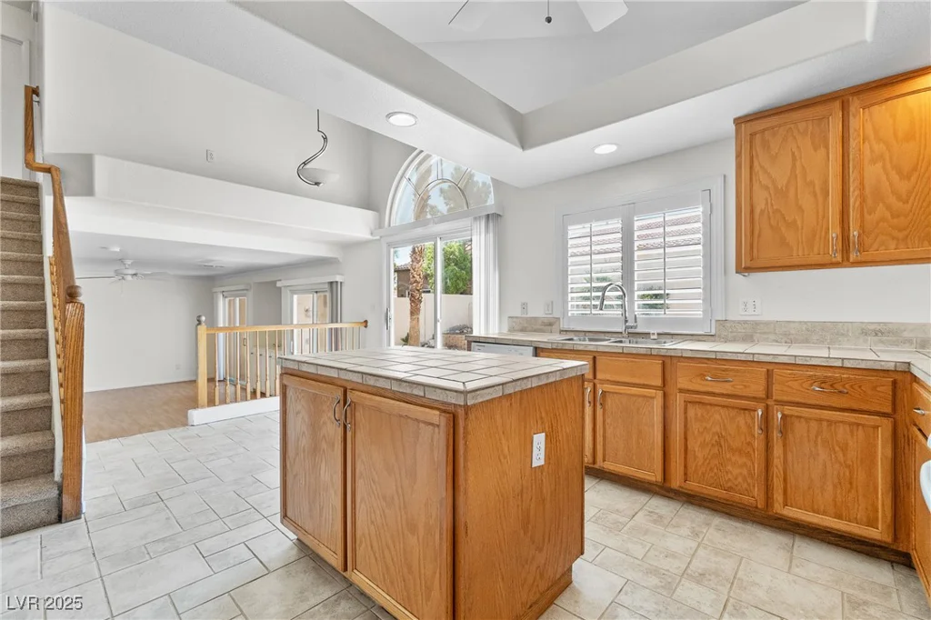 2035 Silver Whisper, Las Vegas, NV 89183