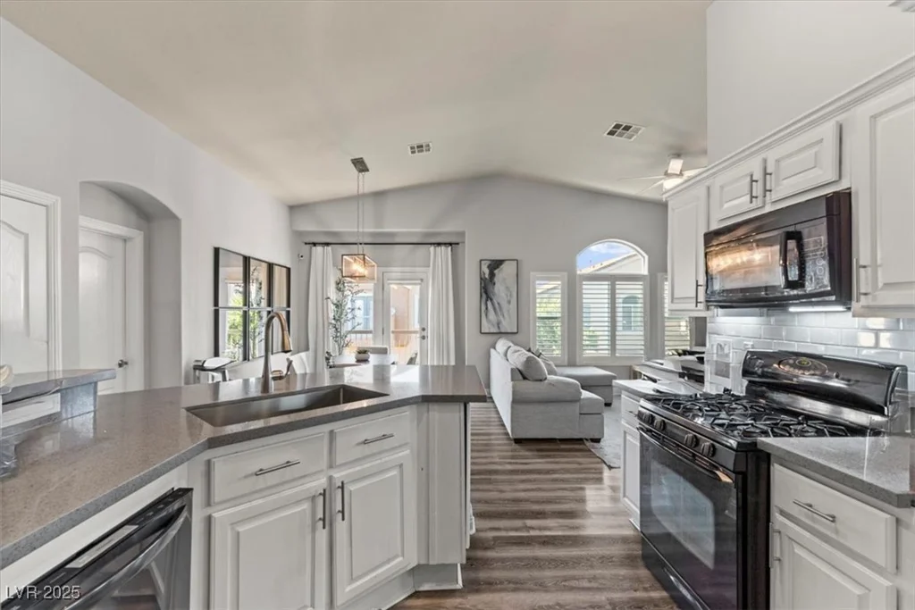 8735 Traveling Breeze, Las Vegas, NV 89178