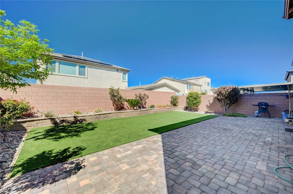 6790 Tangled Vines, Las Vegas, NV 89139