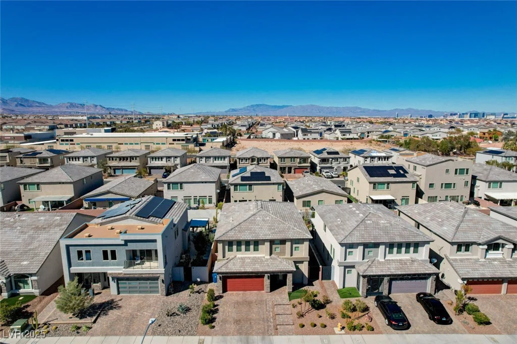 6790 Tangled Vines, Las Vegas, NV 89139